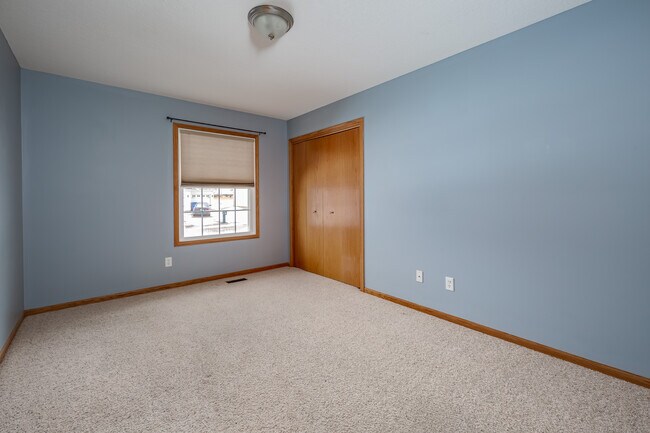 Building Photo - 5831 Belle Ave