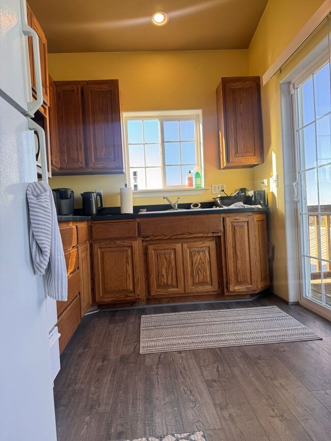 Building Photo - FULLY FURNISHED BUNGALOW WITH GORGEOUS BAY VIEWS! ALL UTILITIES INCLUDED!