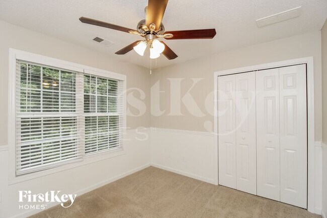 Building Photo - 27 Forest Point