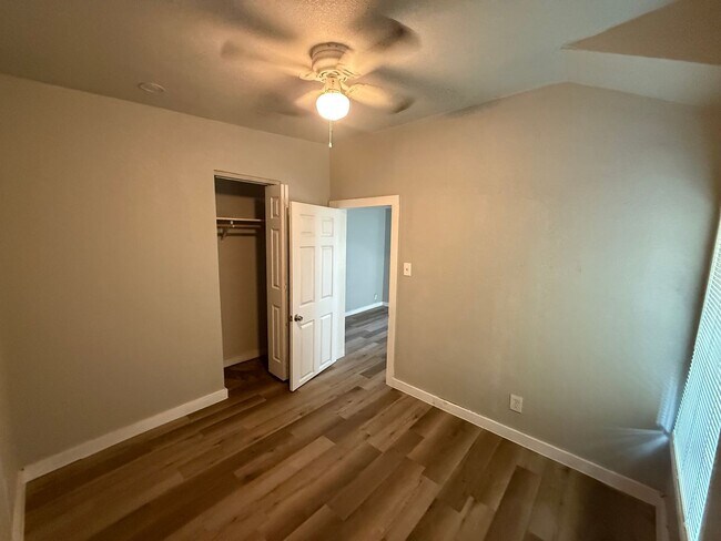Building Photo - 6602 Avenue R
