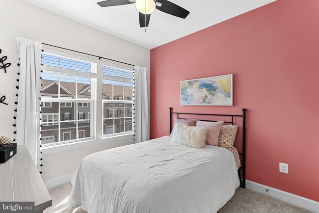 Building Photo - 15292 Westham Ct