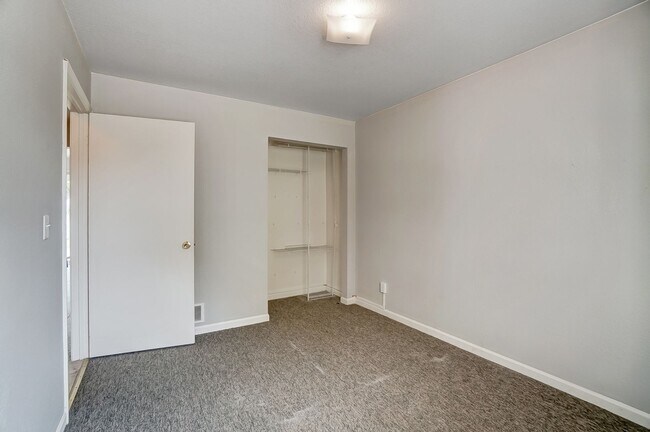 Building Photo - 3612 Willow Run Dr
