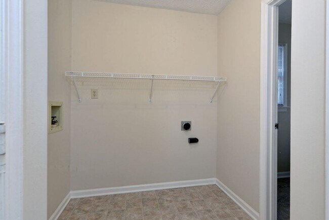 Building Photo - Spacious single family home in Westview Lakes.