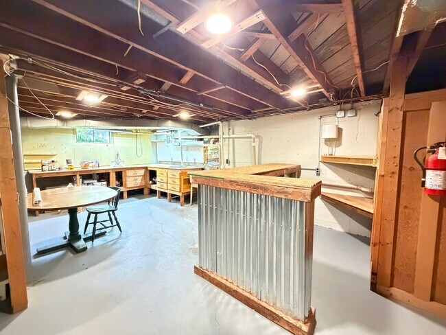 Building Photo - The 3 Bedroom In St. Matthews You've Been Looking For!