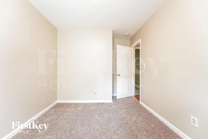 Building Photo - 2261 Cherokee Valley Dr