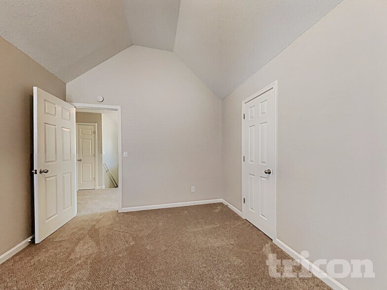 Building Photo - 6936 Foxmoor Way