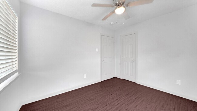 Building Photo - 2503 Delano St
