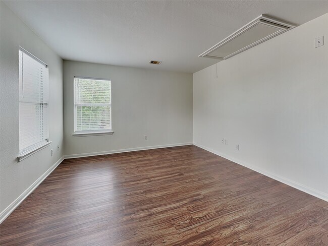 Building Photo - 20719 Dickinson Manor Ln