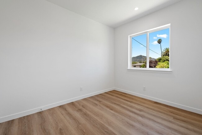 Building Photo - AVAILABLE FOR 2026-2027 SCHOOL YEAR...14 B...