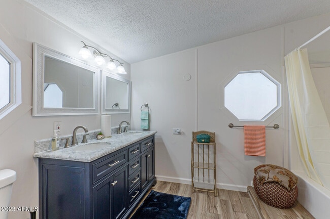 Building Photo - 16005 N 32nd St