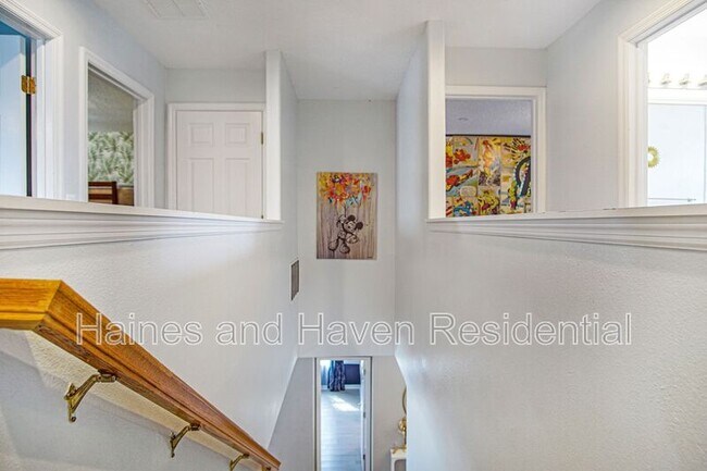 Building Photo - 403 Corvina Dr