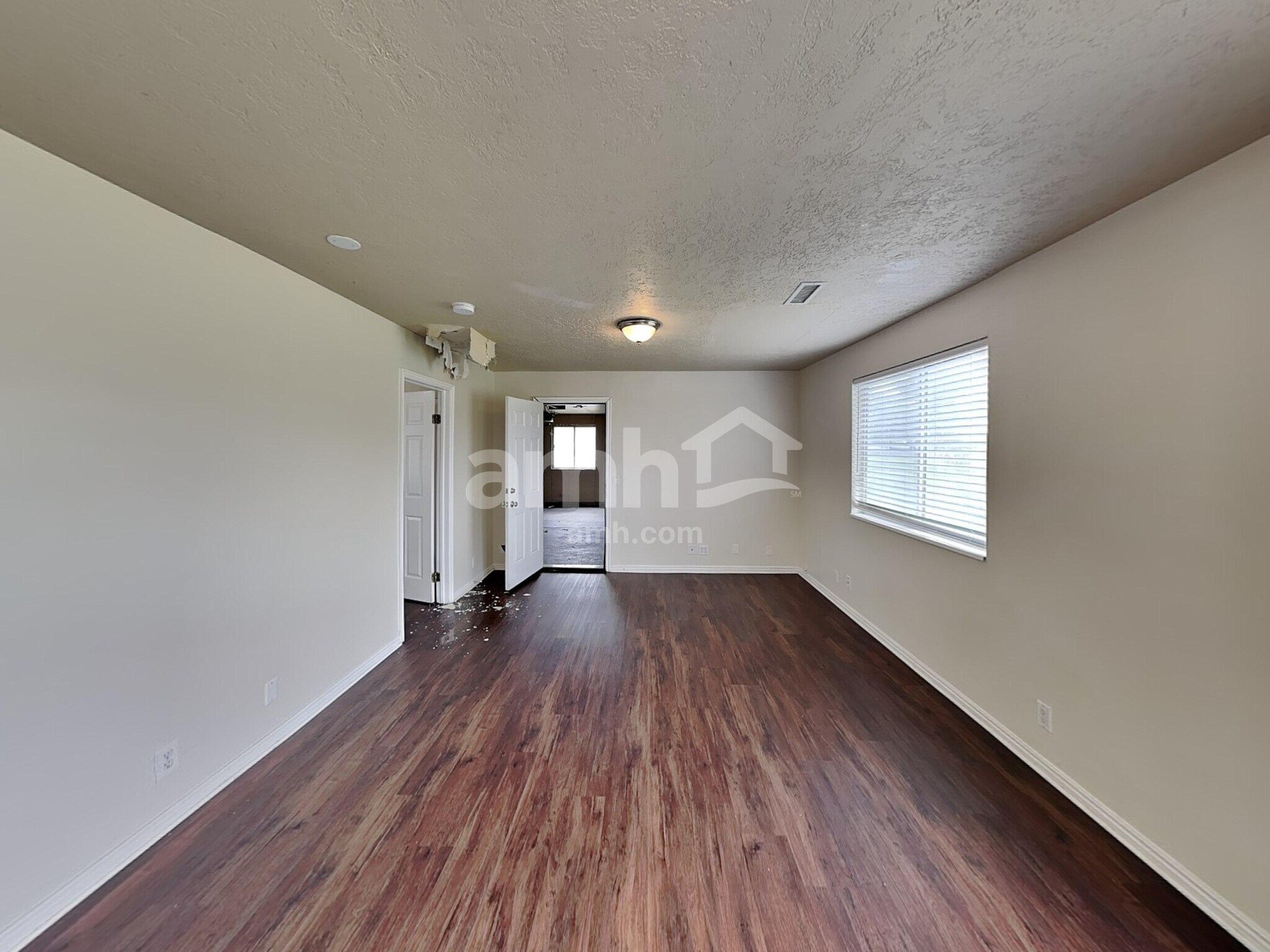 Building Photo - 5404 W Sunfalls Ct