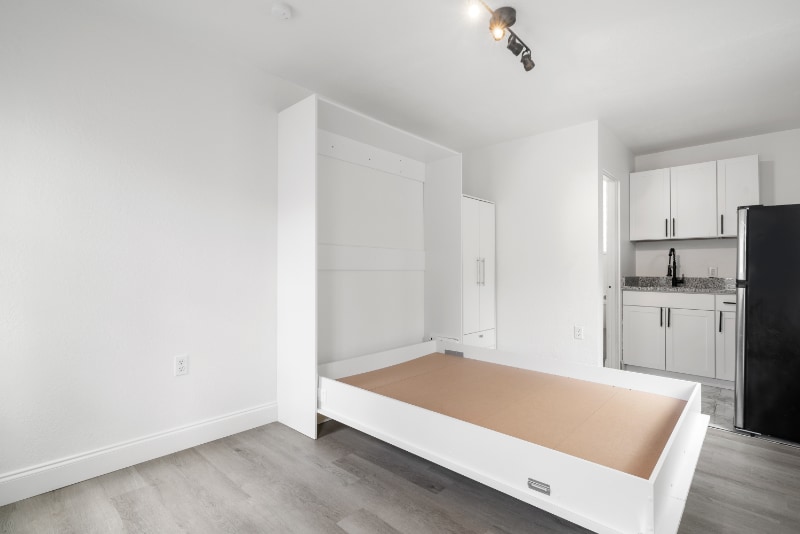 Building Photo - 919 16th Ave N