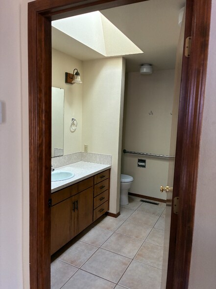 Building Photo - 1579 Olive St