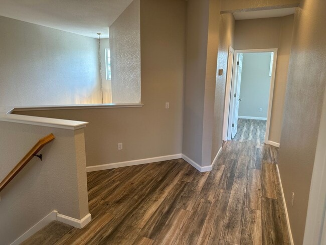 Building Photo - Beautiful 4 Bedroom 3 Full Bath Tracy Home