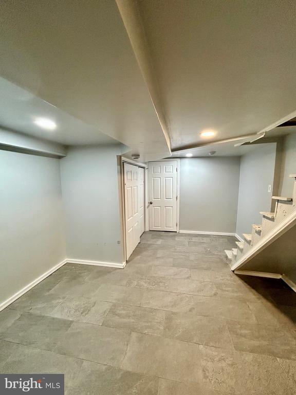 Building Photo - 306 Lindley Ave