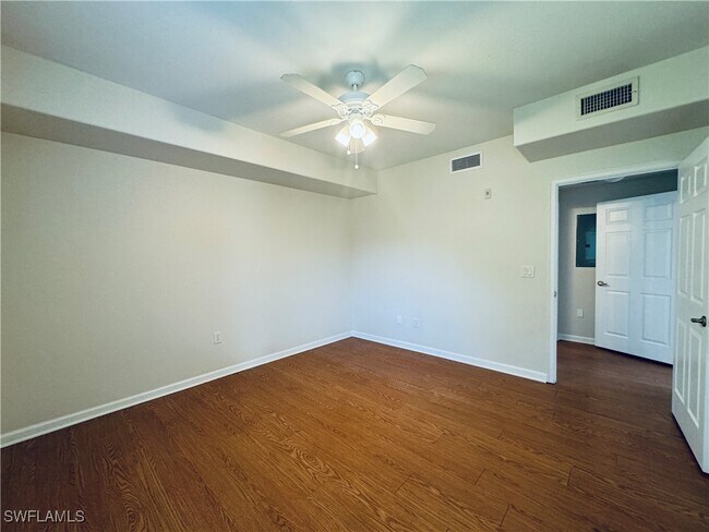 Building Photo - 13100 Bella Casa Cir