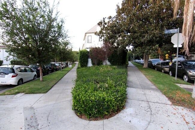 Building Photo - 846 Sanborn Ave