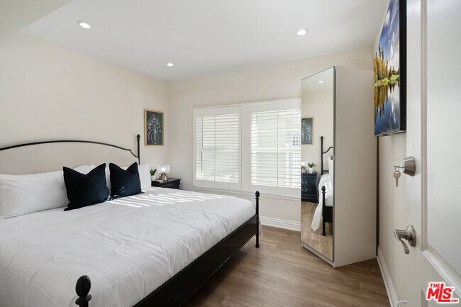 Building Photo - 22711 Margarita Dr