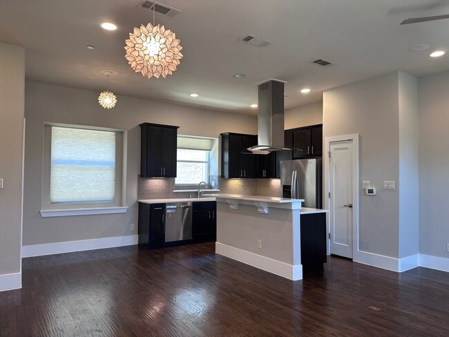 Building Photo - 5820 Bryan Pkwy