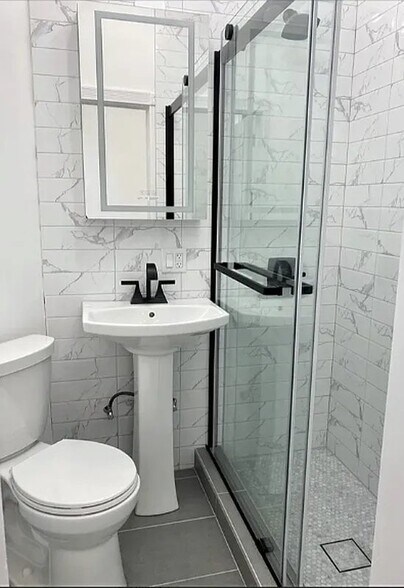 Building Photo - 202 St Nicholas Ave