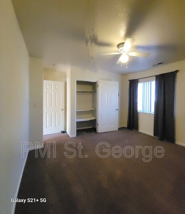 Building Photo - 776 E Fort Pierce Dr