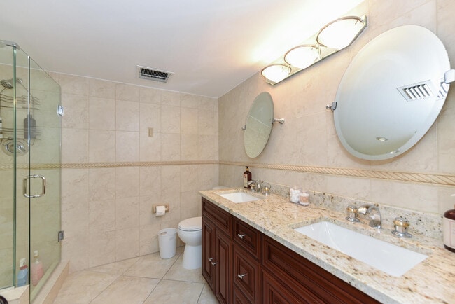 Building Photo - 4200 N Ocean Dr