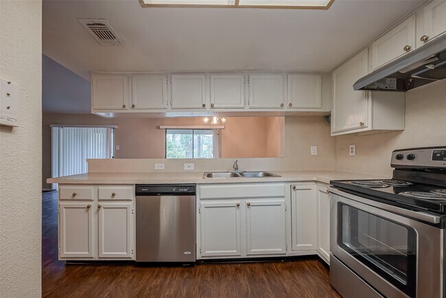 Building Photo - 14911 Wunderlich Dr