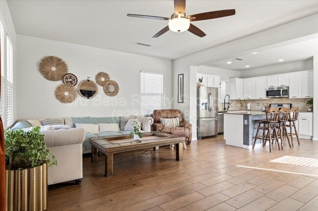 Building Photo - 21072 W Maiden Ln