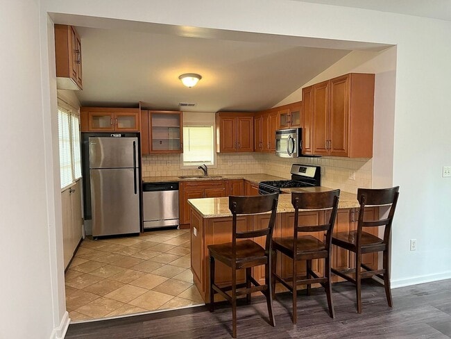 Building Photo - 231 Rivergate Dr