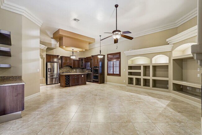 Building Photo - 724 Scott Ln