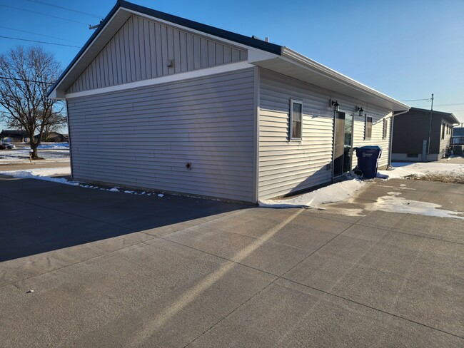 Building Photo - 1309 3rd St NW