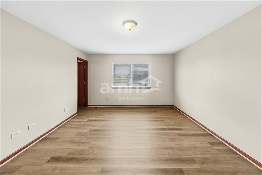 Building Photo - 26333 Wild Rose Dr
