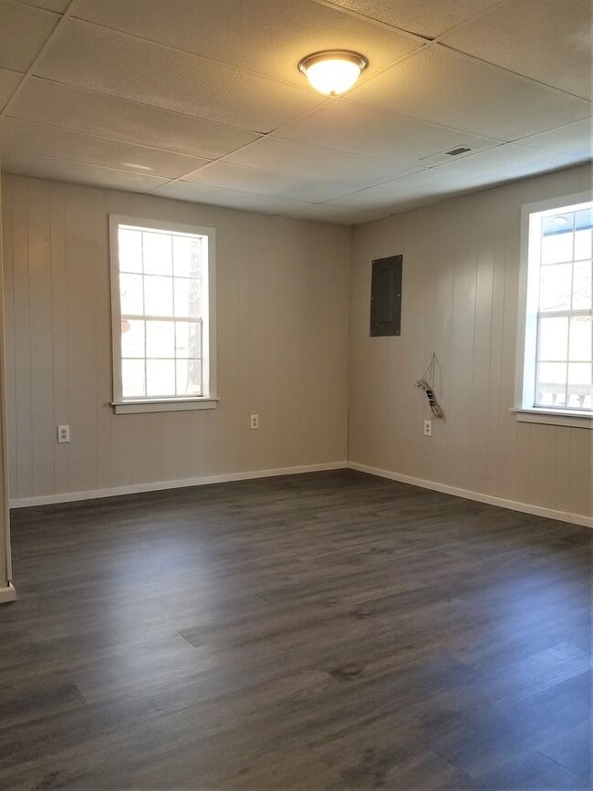 Building Photo - Beautiful 2 Bed Home in Fleetwood!