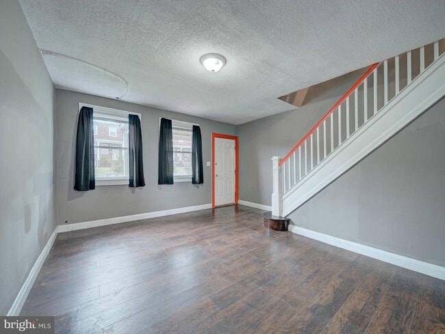 Building Photo - 2047 Griffis Ave