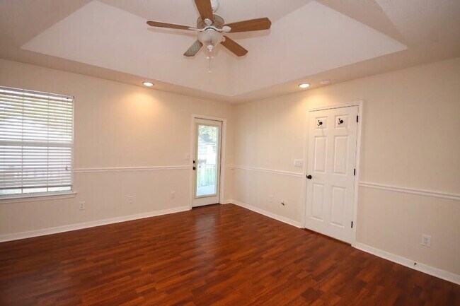 Building Photo - Spacious Northeast Pensacola Home Near UWF with 3 Bedrooms, 2 Baths, Office, 2-Car Garage & Priva...