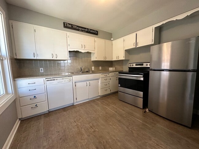 Building Photo - Dont Miss this 3 Bedroom 2 Bath Shadle Rancher