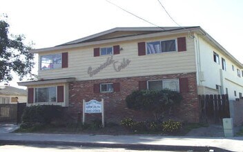 Building Photo - Emerald Ave Apartments