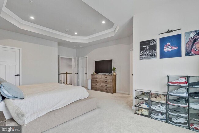 Building Photo - 10910 Presidential Pkwy