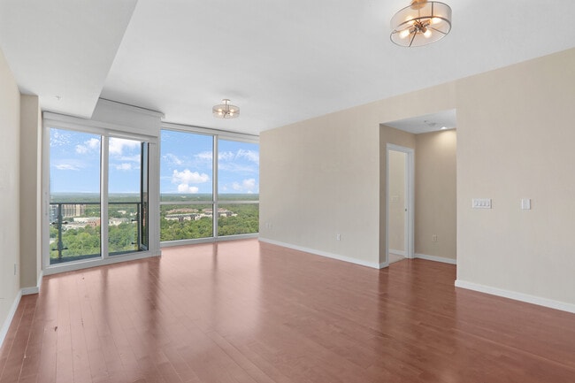 Building Photo - 3325 Piedmont Rd NE