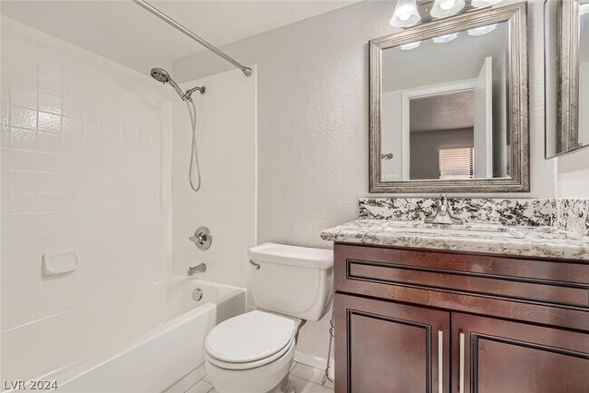 Building Photo - 1109 N Buffalo Dr