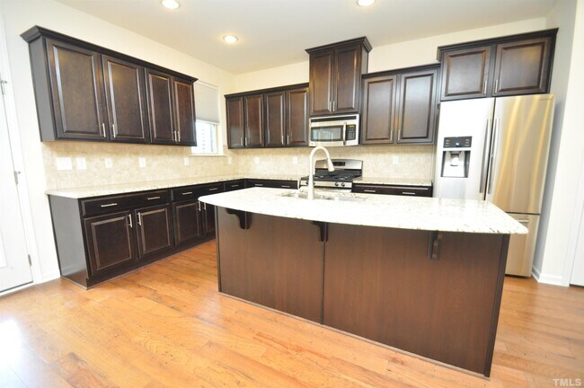 Building Photo - 5405 Cambridgeshire Loop