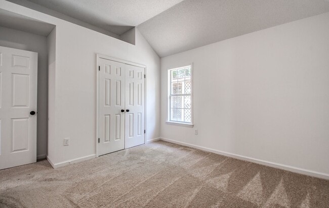Building Photo - 5624 Annandale Dr