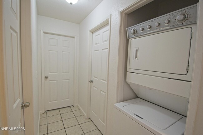 Building Photo - 2375 Tripp Dr