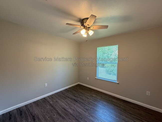 Building Photo - 5553 Riviera Dr