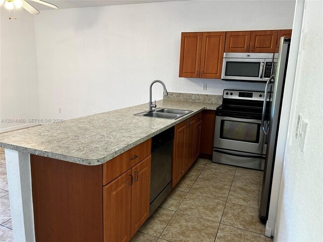 Building Photo - 4906 SW 141st Ave