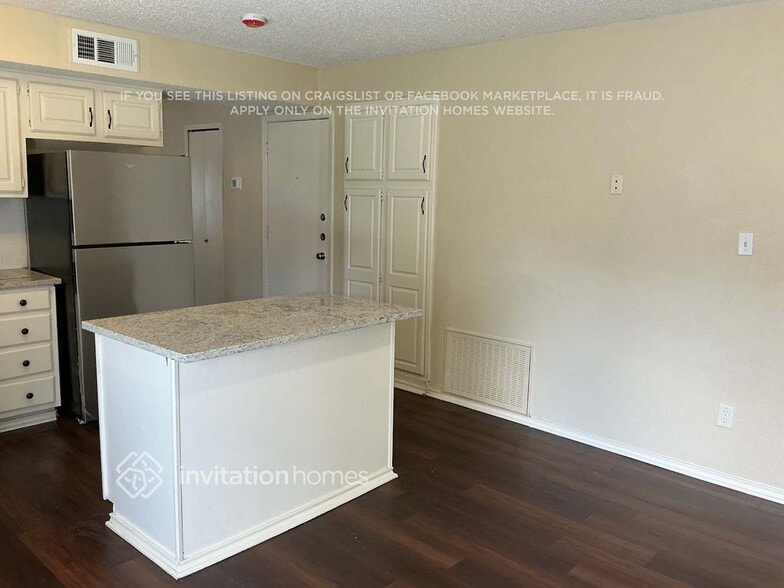 Building Photo - 1716 Delaford Pl