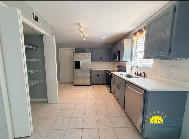 Building Photo - Spacious 4-Bedroom Cul-de-Sac Home Near Eglin AFB & Hurlburt Field!