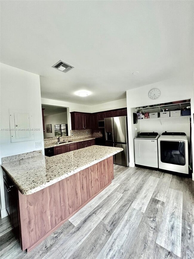 Building Photo - 16206 Emerald Cove Rd