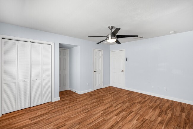 Building Photo - 309 Stratford St